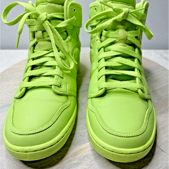 Size 10.5 - Billie Eilish x Air Jordan 1 Green Nike - Picture 10 of 14